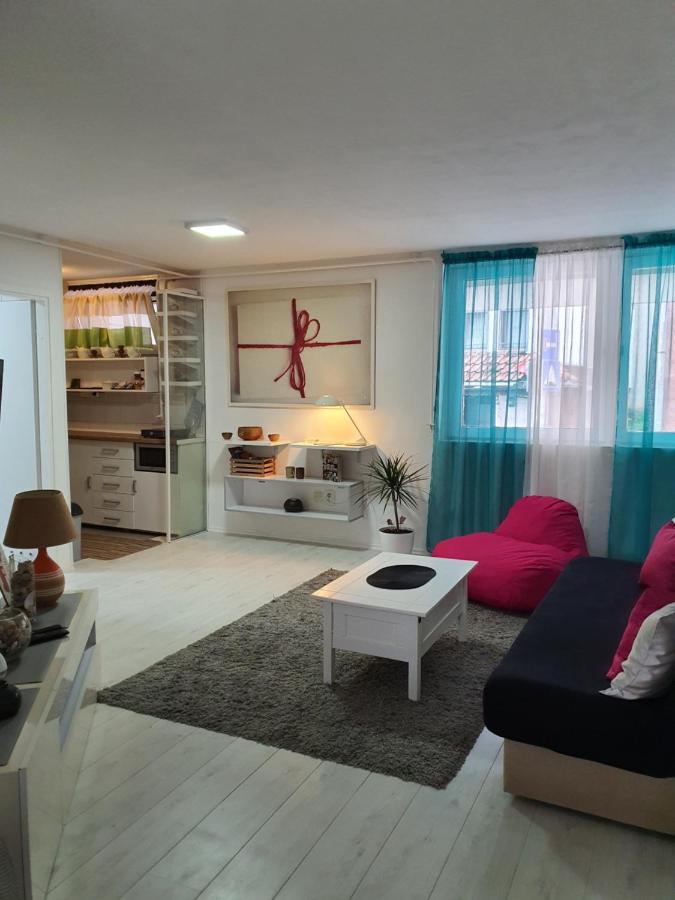Studio Apartment *